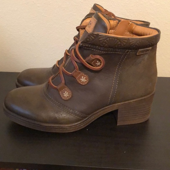 pikolinos lace up boots